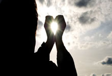 爱游戏体育：佩顿重伤恐离队！勇士面临续约难题，底薪留人还是放手.